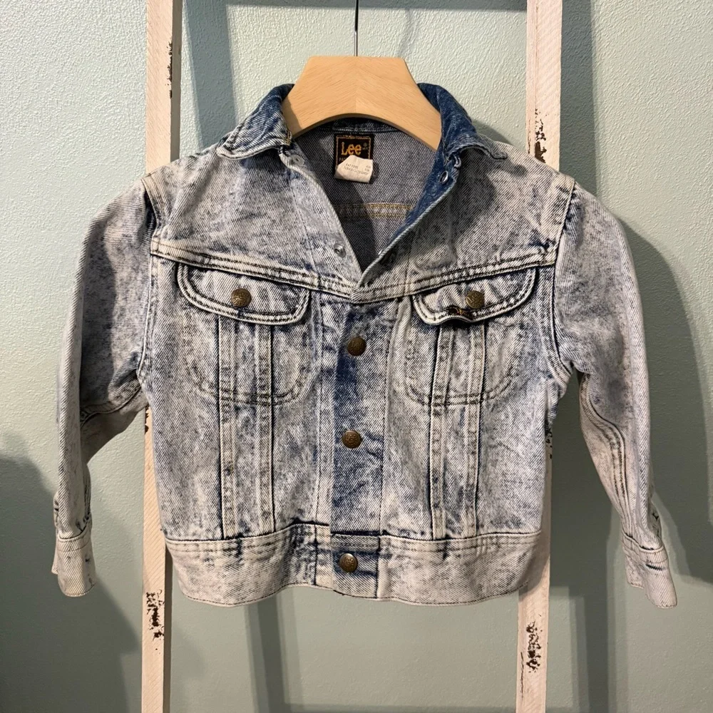 Vintage Lee Kids Light Acid-Wash Denim Jacket - Blue/White Size 6